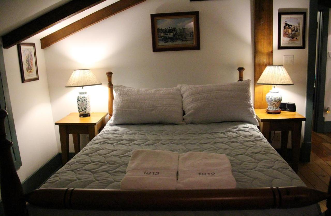 The Olde Angel Inn Niagara-on-the-Lake Εξωτερικό φωτογραφία